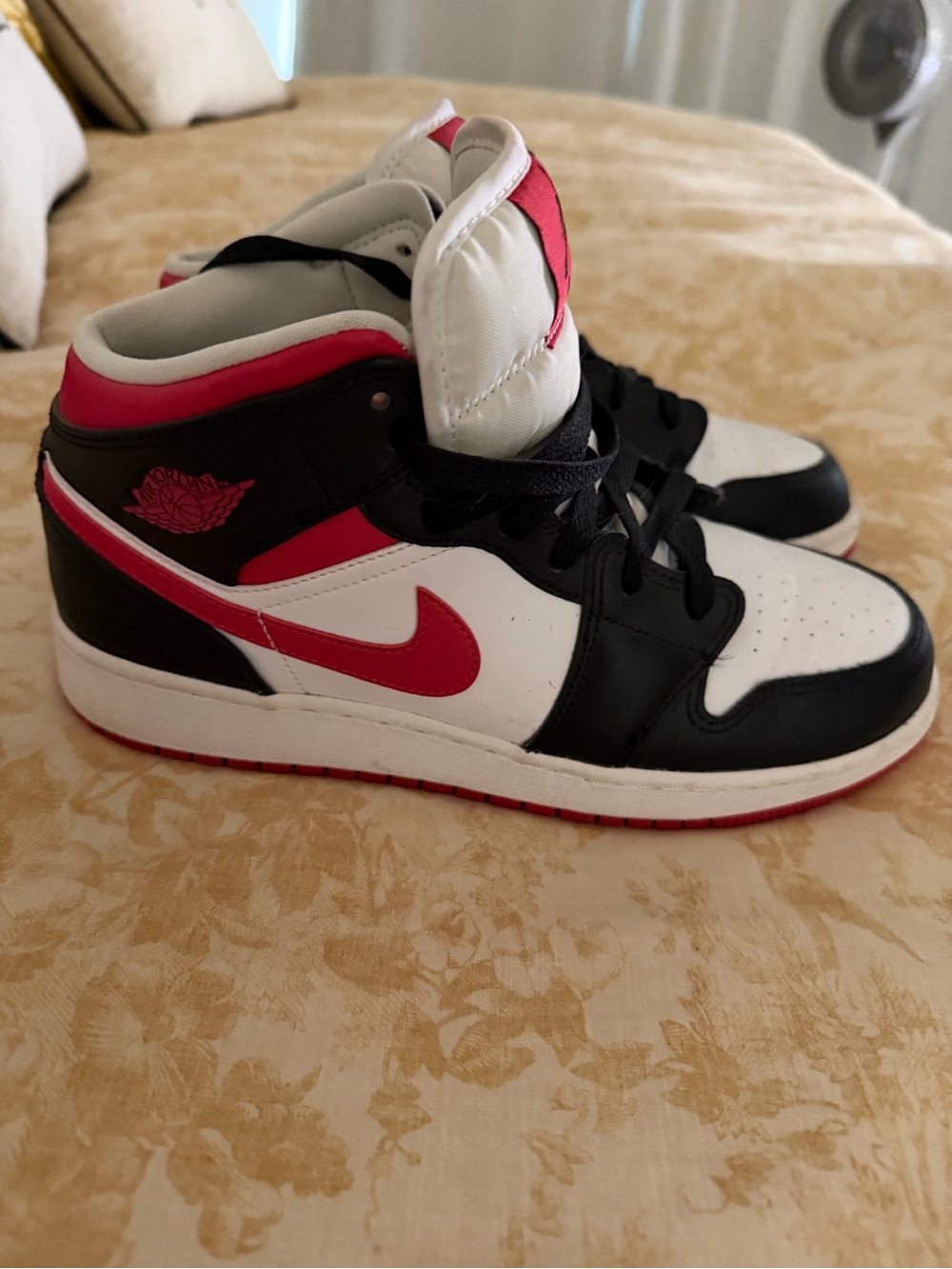 Air Jordan Mid